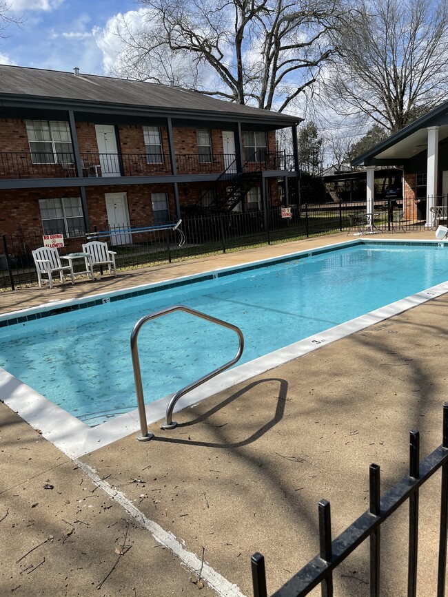 The Colonial Apartments in Nacogdoches, TX - Building Photo - Building Photo