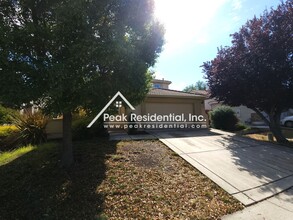 160 Rick Heinrich Cir in Sacramento, CA - Building Photo - Building Photo