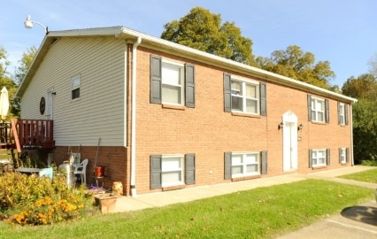 Brentwood Arms in Newburgh, IN - Building Photo