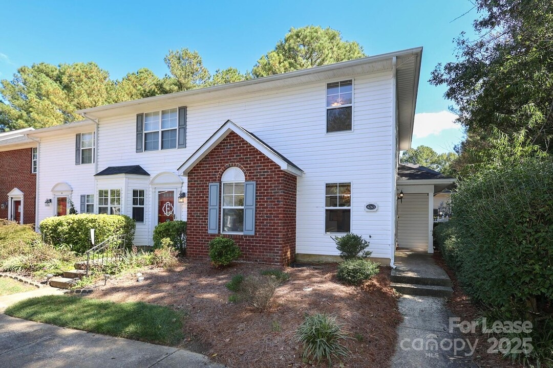 4263 Melrose Club Dr in Matthews, NC - Building Photo