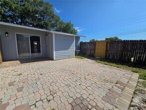 13500 W Rena Dr in Largo, FL - Building Photo - Building Photo