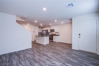 4949 Fern Mesa Ave in Las Vegas, NV - Foto de edificio - Building Photo