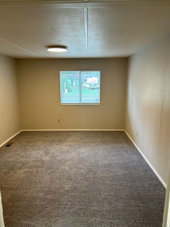 21196 Ferry Rd SE in Stayton, OR - Foto de edificio - Building Photo