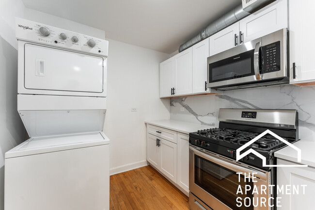 3838 W George St in Chicago, IL - Building Photo - Building Photo