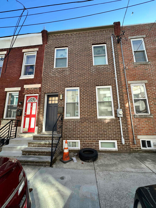 2048 Fernon St in Philadelphia, PA - Building Photo