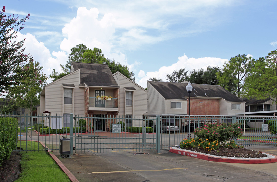 Silver Maples in Pearland, TX - Foto de edificio