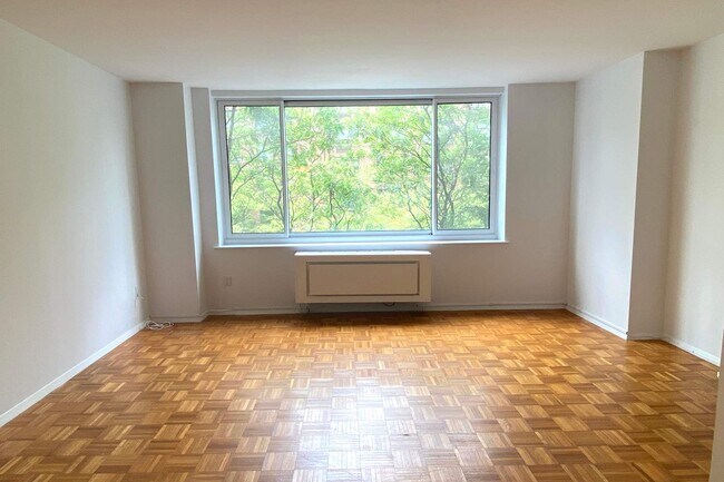 property at 250 S End Ave