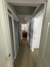 1001 S Riverside Dr, Unit 104 in Pompano Beach, FL - Building Photo - Building Photo