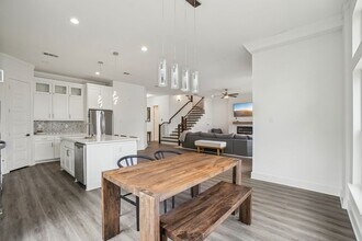 3426 Borger St in Dallas, TX - Building Photo - Building Photo
