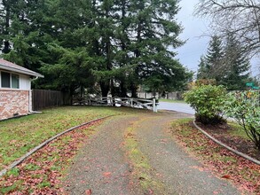 16866 SE 268th St in Covington, WA - Building Photo - Building Photo