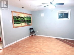 26 Rainbow Ct in Georgina, ON - Building Photo - Building Photo