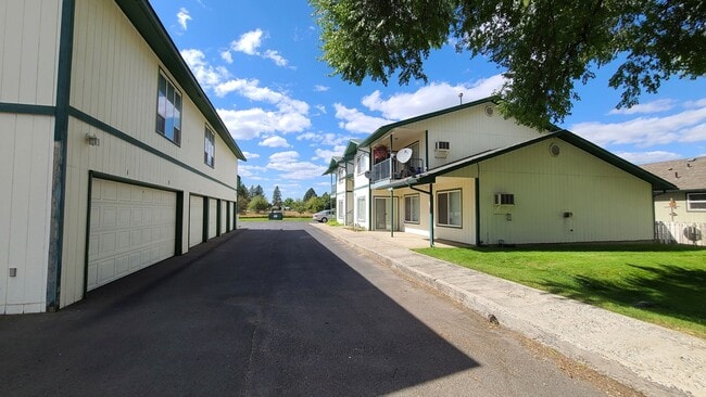 property at 12205 N Freya St