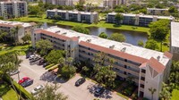 6585 Kensington Ln in Delray Beach, FL - Foto de edificio - Building Photo