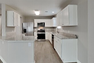 6423 Lily Hollow Ct in Spring, TX - Building Photo - Building Photo