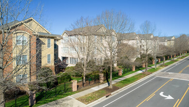 Hilltop Condos in Chapel Hill, NC - Building Photo - Building Photo