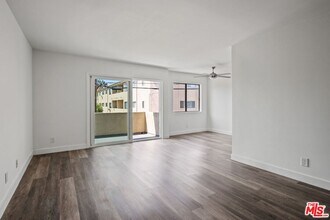 12033 Goshen Ave in Los Angeles, CA - Building Photo - Building Photo