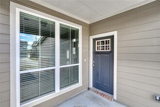 15302 Still Water Mdw Lp in College Station, TX - Foto de edificio - Building Photo