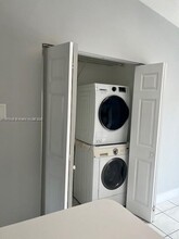 3375 W 76th St in Hialeah, FL - Building Photo - Building Photo