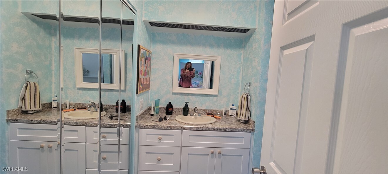 4701 Kahlua Ln in Bonita Springs, FL - Building Photo