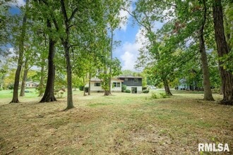 9019 N Locust Ln in Peoria, IL - Building Photo - Building Photo