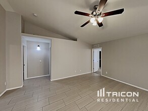 3023 W Chanute Pass in Phoenix, AZ - Foto de edificio - Building Photo