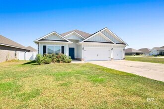 24847 Smarty Jones Cir in Daphne, AL - Foto de edificio - Building Photo
