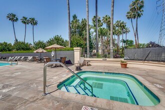 1374 Cuernavaca Circulo in Mountain View, CA - Building Photo - Building Photo