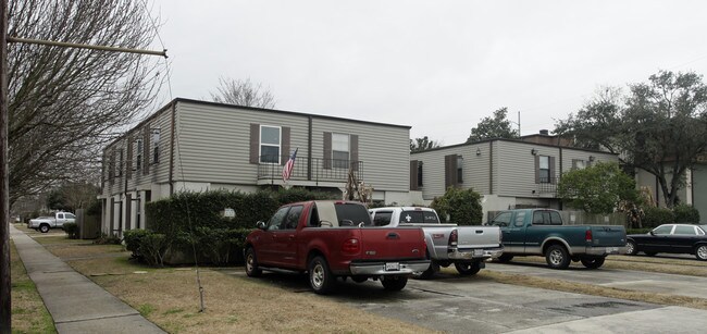 1108 Lake Ave in Metairie, LA - Foto de edificio - Building Photo