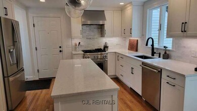 35 Bay State Rd in Wellesley, MA - Building Photo - Building Photo