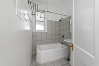 1351 W Catalpa Ave, Unit 3 in Chicago, IL - Building Photo - Building Photo