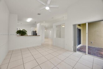 18322 SW 94th Ct in Palmetto Bay, FL - Building Photo - Building Photo