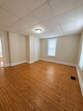 215 Norbourne Blvd in St Matthews, KY - Building Photo - Building Photo