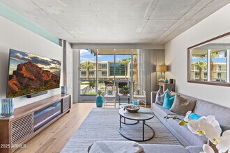 5455 E Lincoln Dr in Paradise Valley, AZ - Building Photo - Building Photo