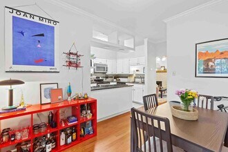 1307 Kinney Ave, Unit 108 in Austin, TX - Foto de edificio - Building Photo