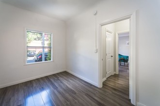 Cliffdale Apartments in Los Angeles, CA - Building Photo - Building Photo