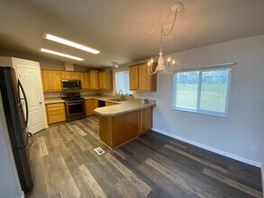6453 County Rd N in Orland, CA - Building Photo - Building Photo
