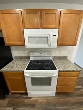 1122 SE Freedom Cir in Mountain Home, ID - Foto de edificio - Building Photo