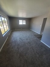 5826-5828-5828 N 93rd St in Milwaukee, WI - Foto de edificio - Building Photo
