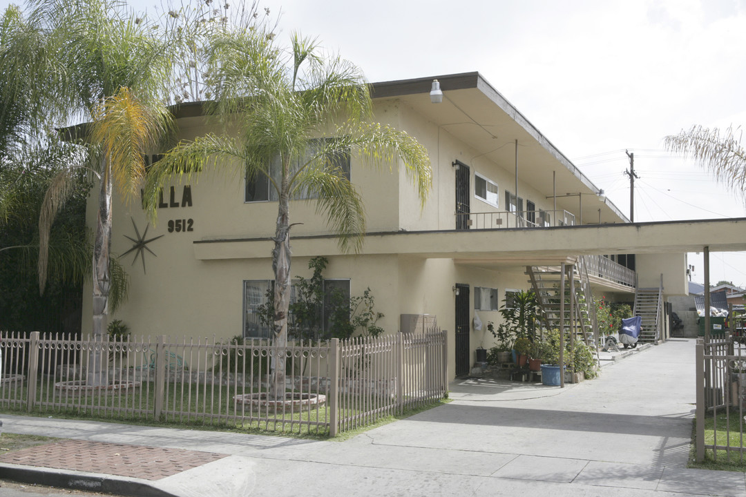 Candice Villa in South Gate, CA - Building Photo