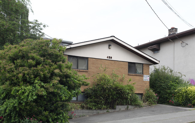 420 E Harrison St in Seattle, WA - Foto de edificio - Building Photo