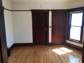 2078 Atwood Ave, Unit C in Madison, WI - Building Photo - Building Photo