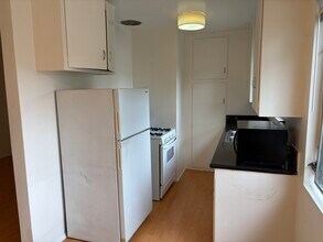 907 N Gardner St, Unit 5 in West Hollywood, CA - Foto de edificio - Building Photo