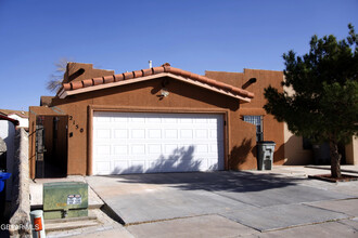 2150 King James Pl in El Paso, TX - Building Photo - Building Photo