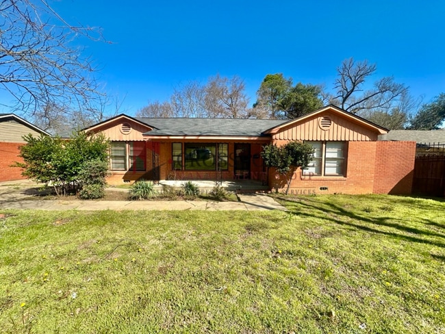 1107 Dogwood St in Tyler, TX - Building Photo - Building Photo