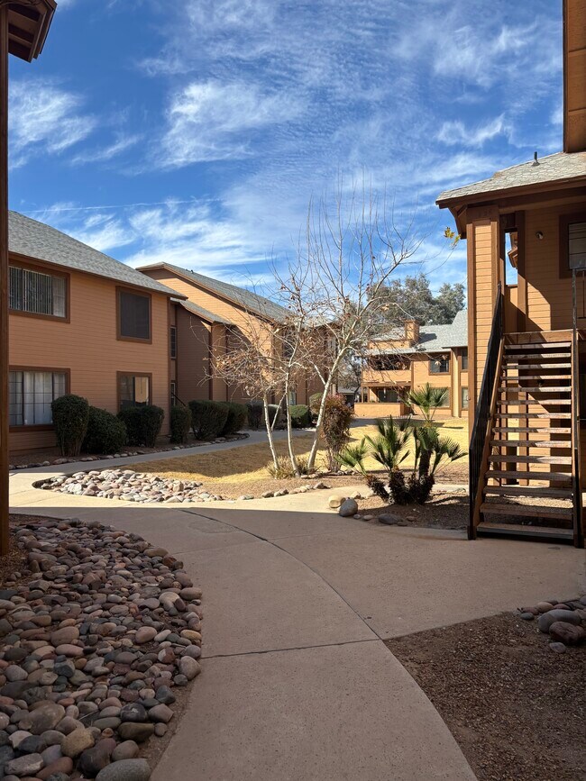 property at 5626 S Wood Crest Dr