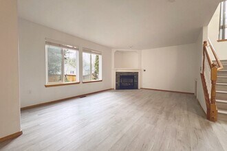 26138 242nd Ct SE in Maple Valley, WA - Building Photo - Building Photo