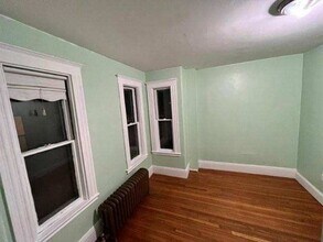 376 Ferry St in Malden, MA - Building Photo - Building Photo