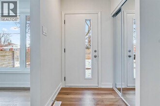 270 Montmorency Dr in Hamilton, ON - Building Photo - Building Photo