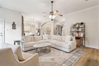 236 Highland Dr, Unit 1012-2 in Mandeville, LA - Foto de edificio - Building Photo