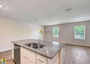 9580 Hood Rd-Unit -9580101 in Jacksonville, FL - Building Photo - Building Photo